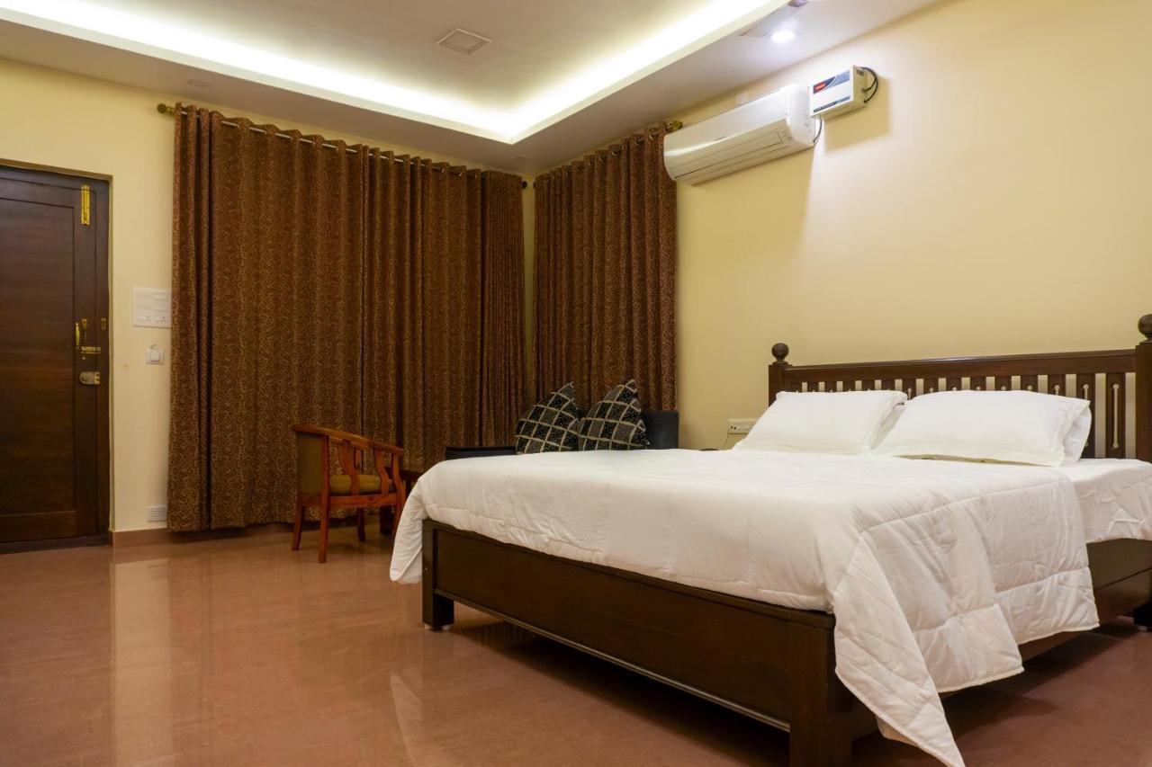 Pranaav Beach Resort بونديتْشيري المظهر الخارجي الصورة