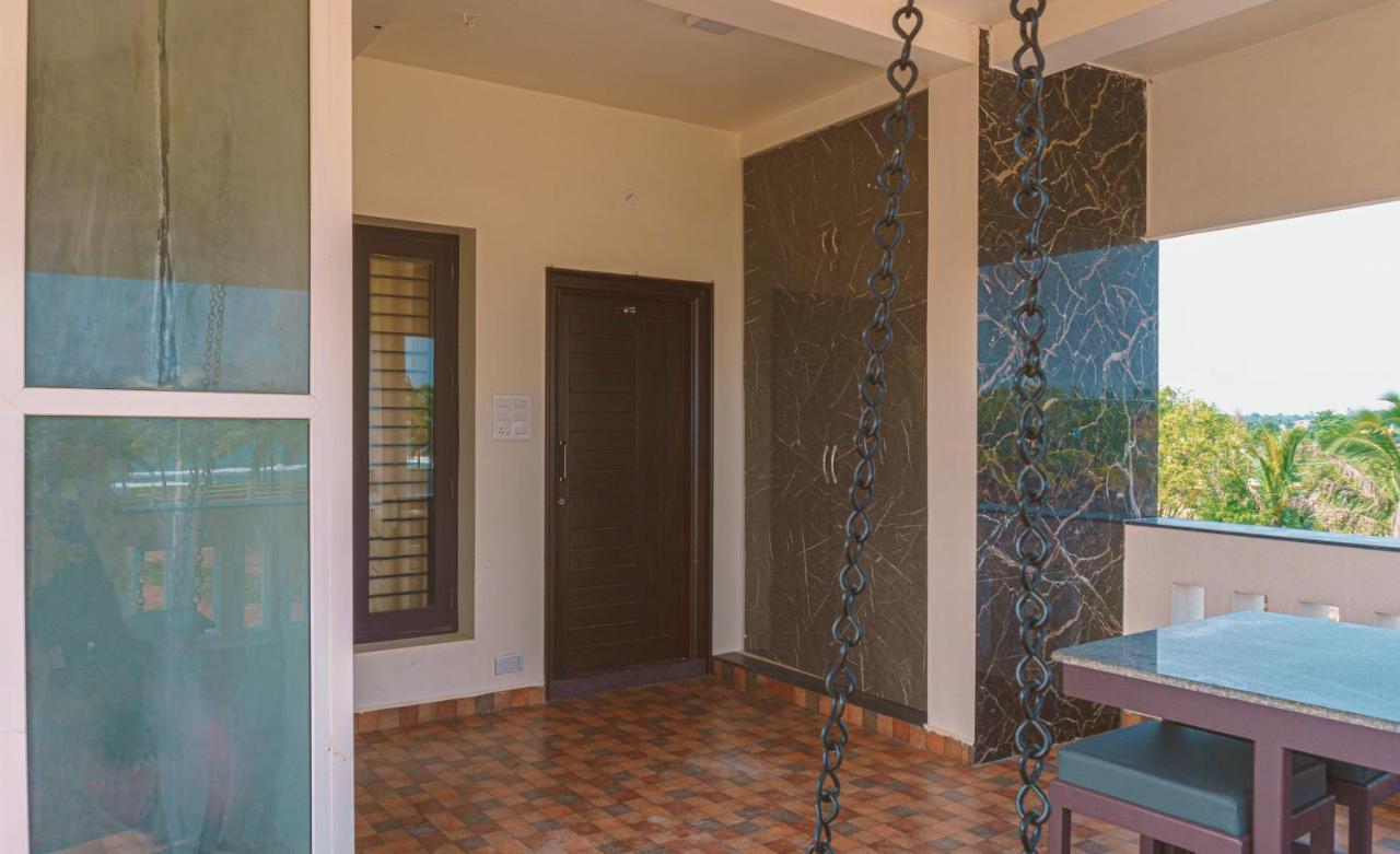 Pranaav Beach Resort بونديتْشيري المظهر الخارجي الصورة